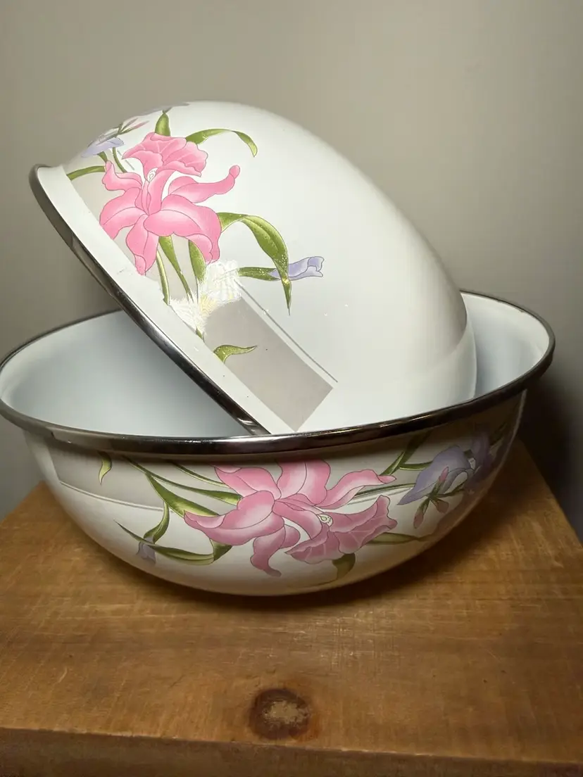 GMI White Enamel Nesting Mixing Bowls with Pink and Purple Iris Floral Pattern, Set of 2