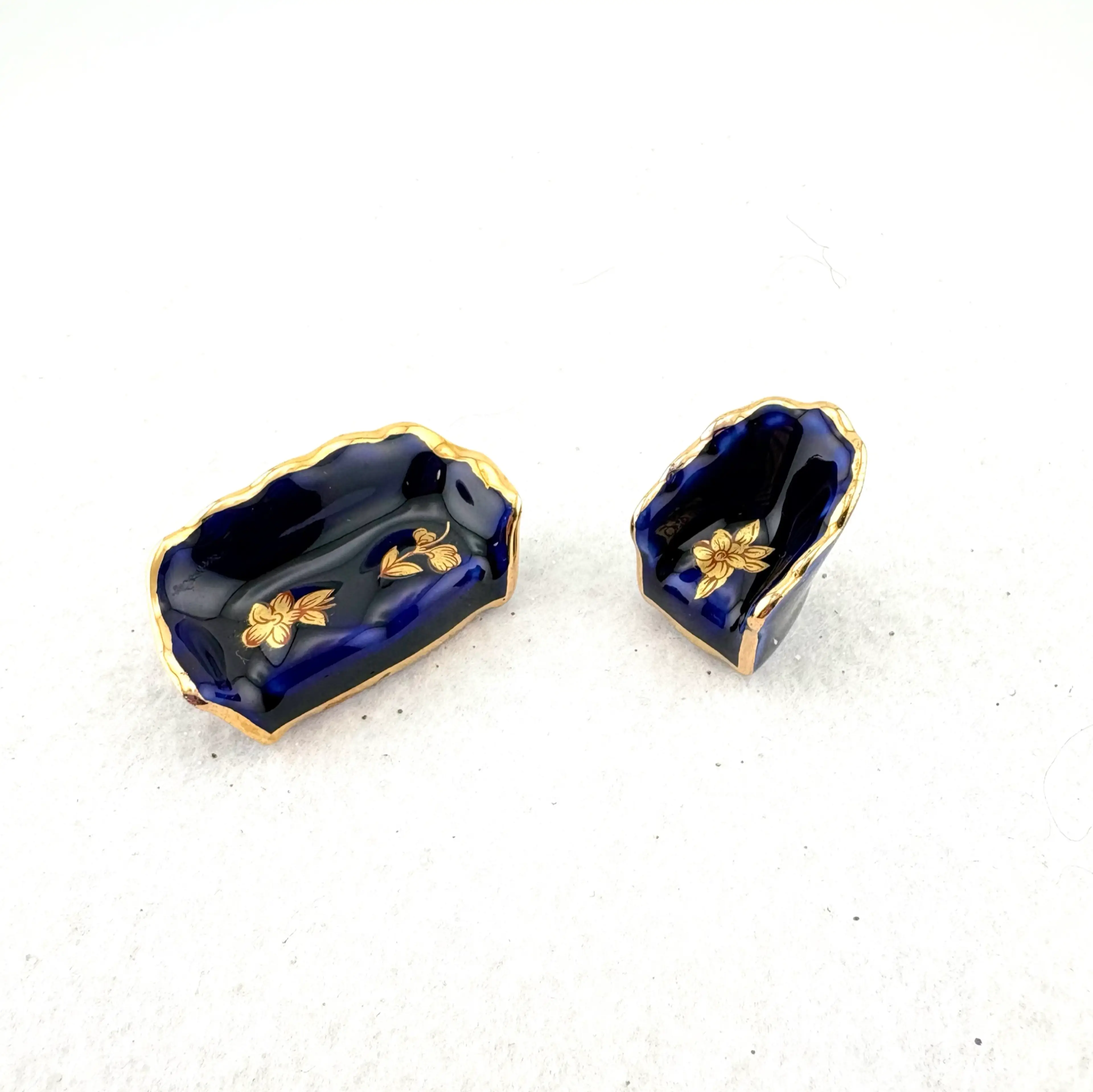 Image 2 of 9