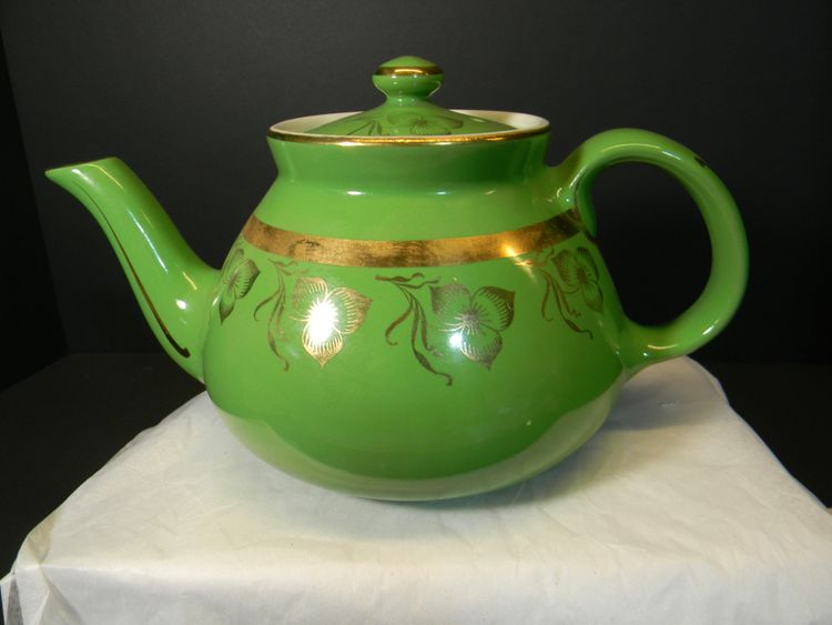 Vtg. Hall Teapot with Gold Floral band and decorated lines