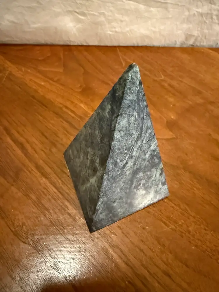 1987 Hamilton Gifts Green Marble Pyramid Paperweight