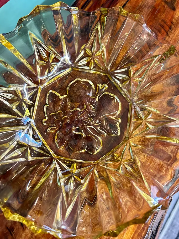 Vintage Amber Ruffled Federal Glass Fruit Bowl