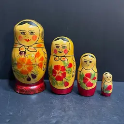 MARKDOWN! 4pc Vintage Hand Painted Floral Matryoshka Nesting Dolls, USSR ~5” x 2.5” diameter (Nested)