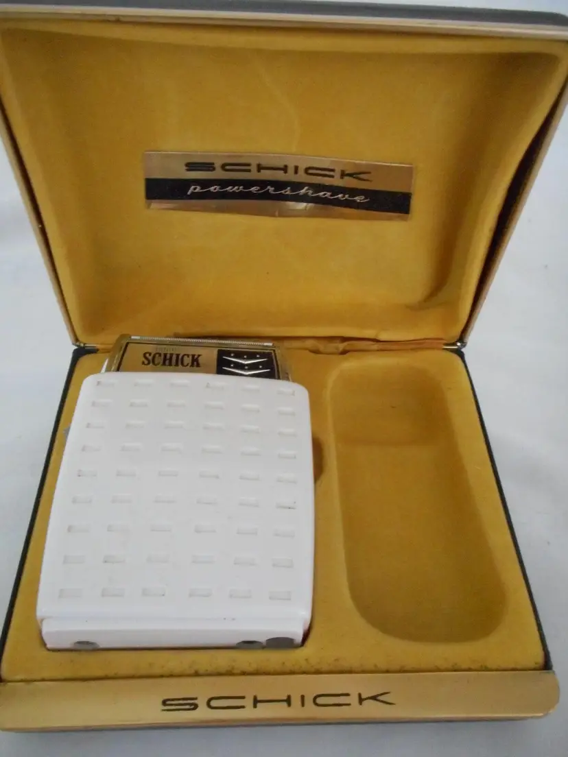 Vintage Schick Powershave Electric Razor in hard case no cord
