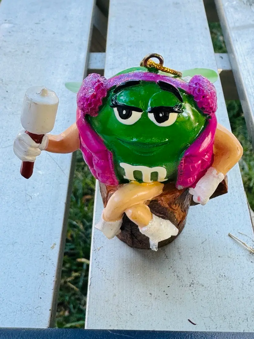 New M&M’s Kurt S Adler Ornament Green Greeny Camping Marshmallow Roast 2008 - Christmas Tree Jewelry