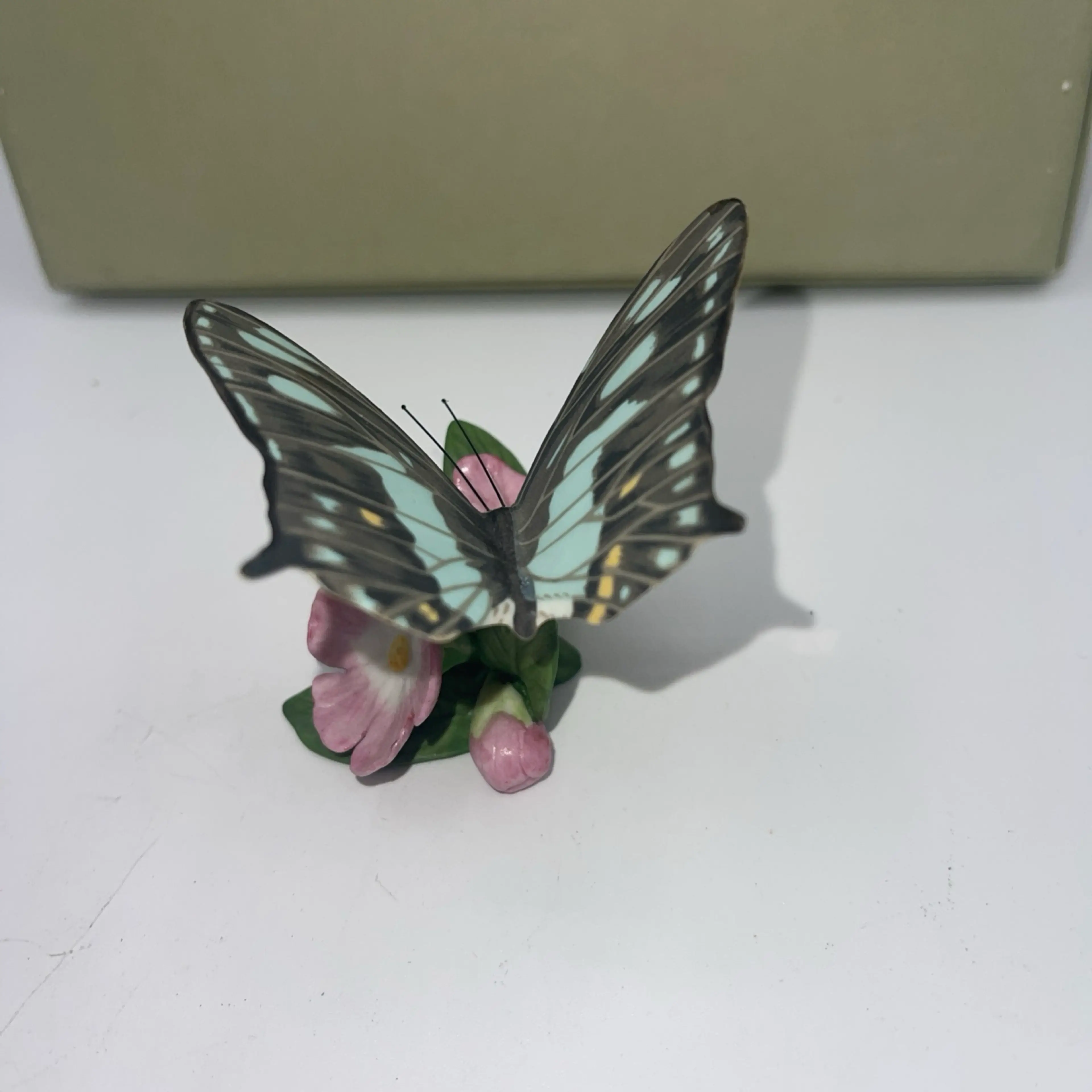 Image 4 of 8