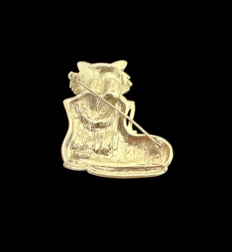 Vintage Cat Kitten In Boot Gold Tone Signed AJC Brooch #A-1