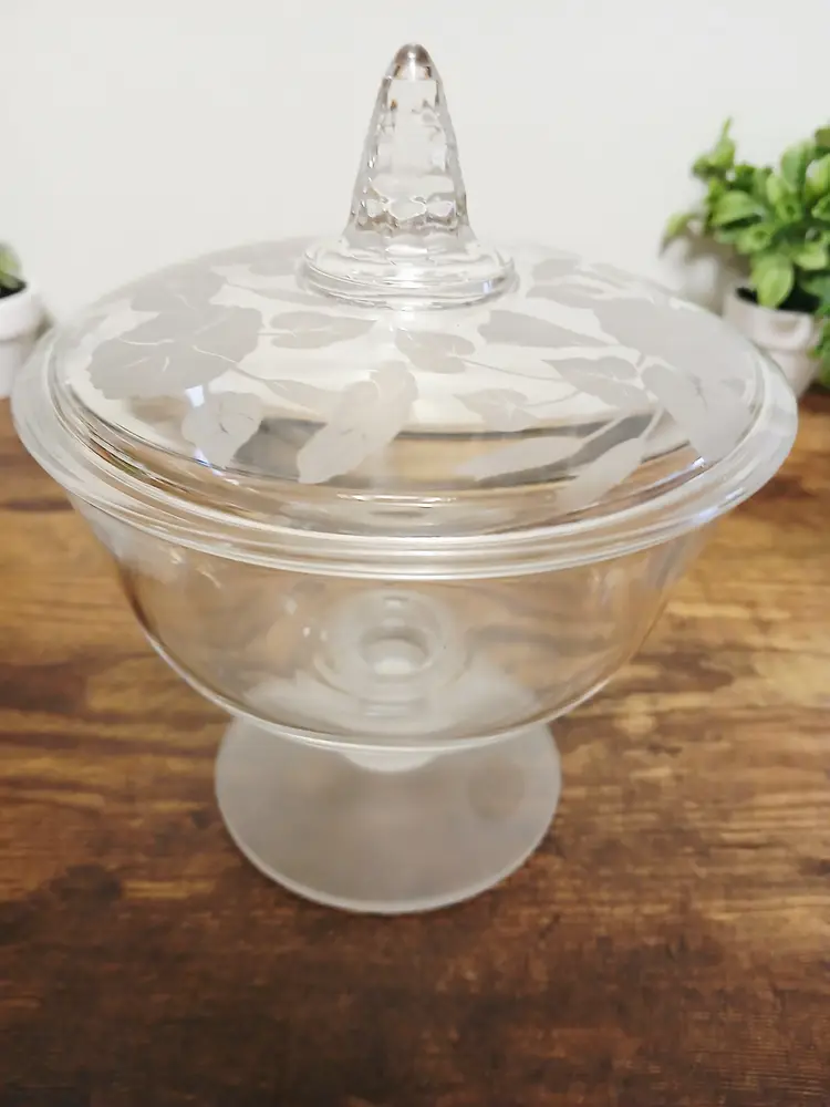 AVON Etched Hummingbird Pedestal Candy Dish 24% Lead Crystal Vintage