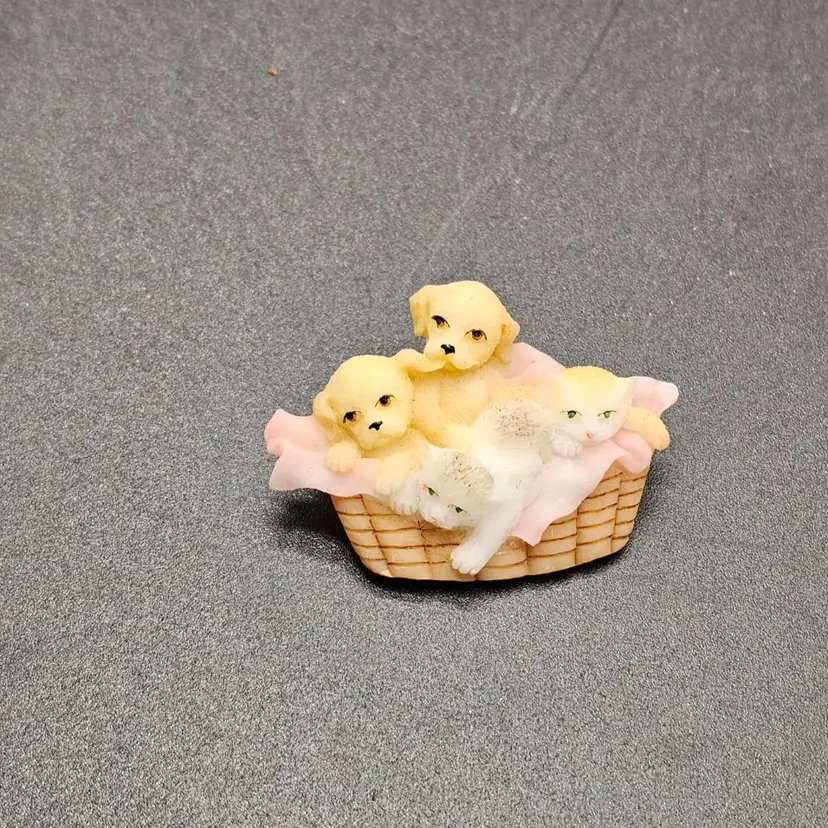 Vtg Seraphim Classics Kittens Puppies Collector Club Pin Brooch