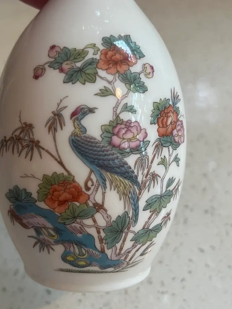 Wedgwood Kutani Crane 5" Vase w/Gold Trim