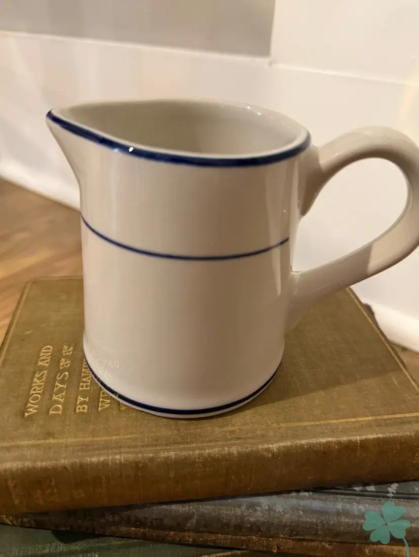 Lynn's Stoneware Creamer Container