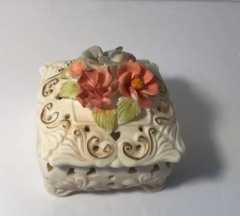Vintage Bisque Jewelry Trinket Box With 
Capodimonte Style Flowers On Lid