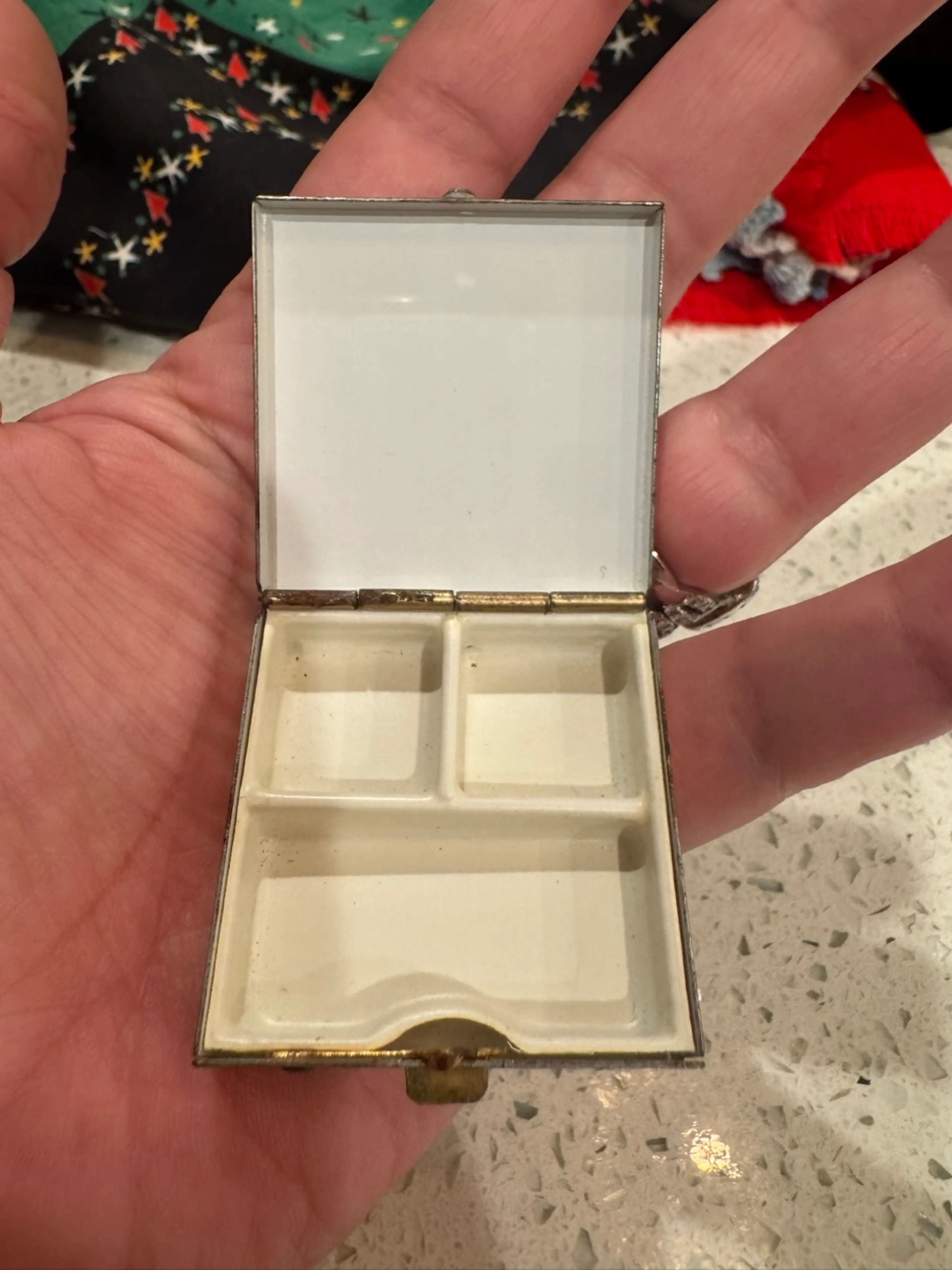 Image 2 of 2