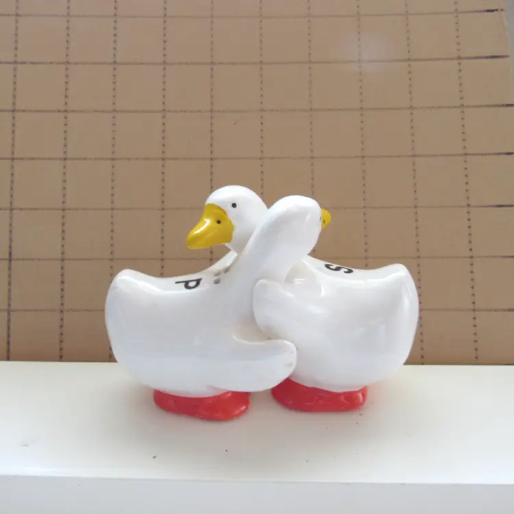 Hugging Geese Salt and Pepper Shaker Set