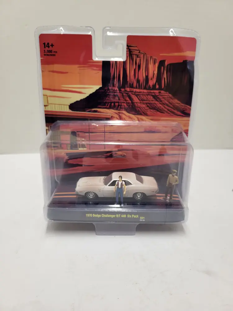 M2 Machines 1970 Dodge Challenger R/T 440 Six Pack Limited Edition 1:64