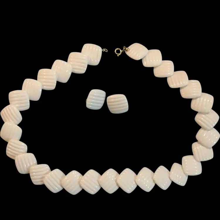 Vintage Avon  Square White Ribbed Lucite Necklace With Matching Clip On Earrings. 1970s