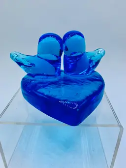 Vtg Ron Ray 1996 Glass Bluebirds of Happiness On Heart Paperweight Signed (ab)