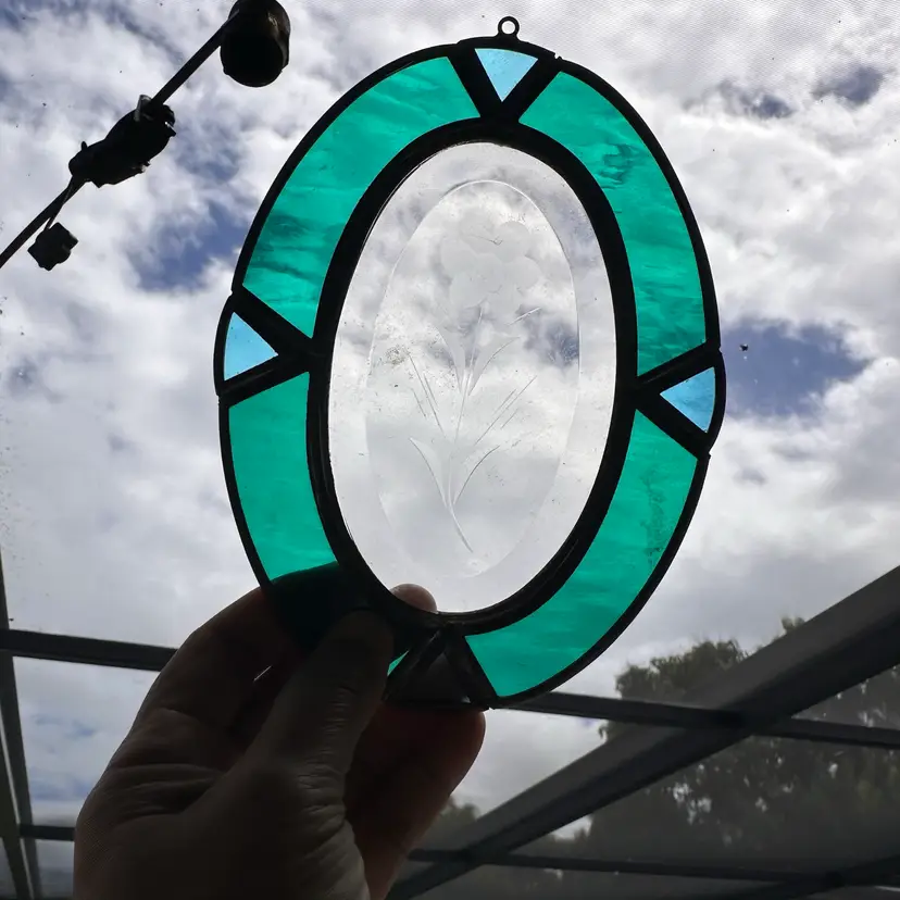 Stained Glass Oval Sun Catcher With Etched Flower 7”