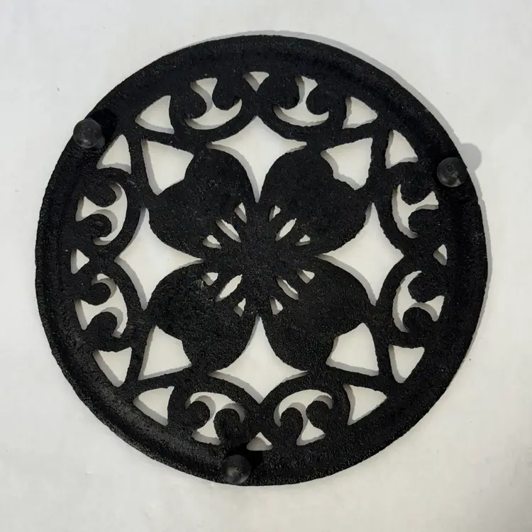 Cast Iron Four Leaf Clover Hot Plates 7” Diameter Vintage #1