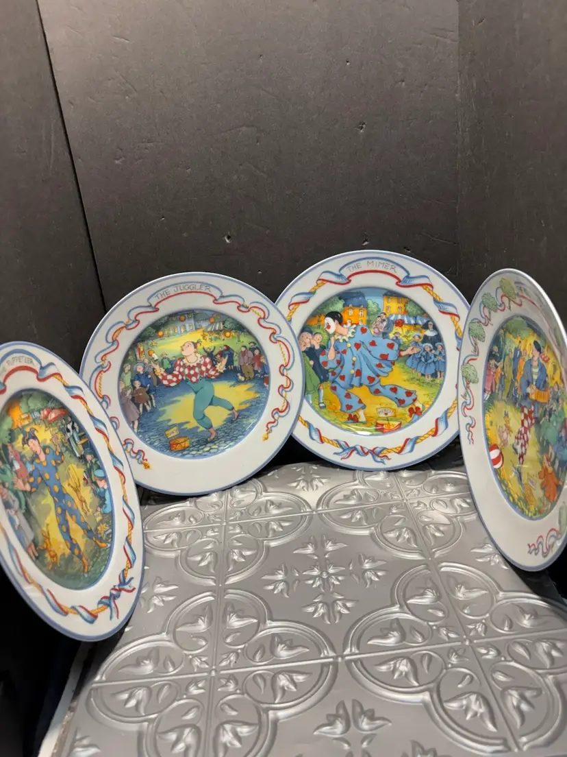 Vintage Paris Street Entertainers Joan Hansen 7 3/4Plates, Circus Entertainment