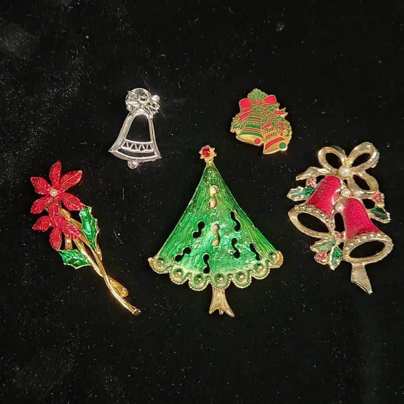 Set of 5 Christmas Cluster Pins Tree Poinsettia Bells Brooch Metallics Vintage