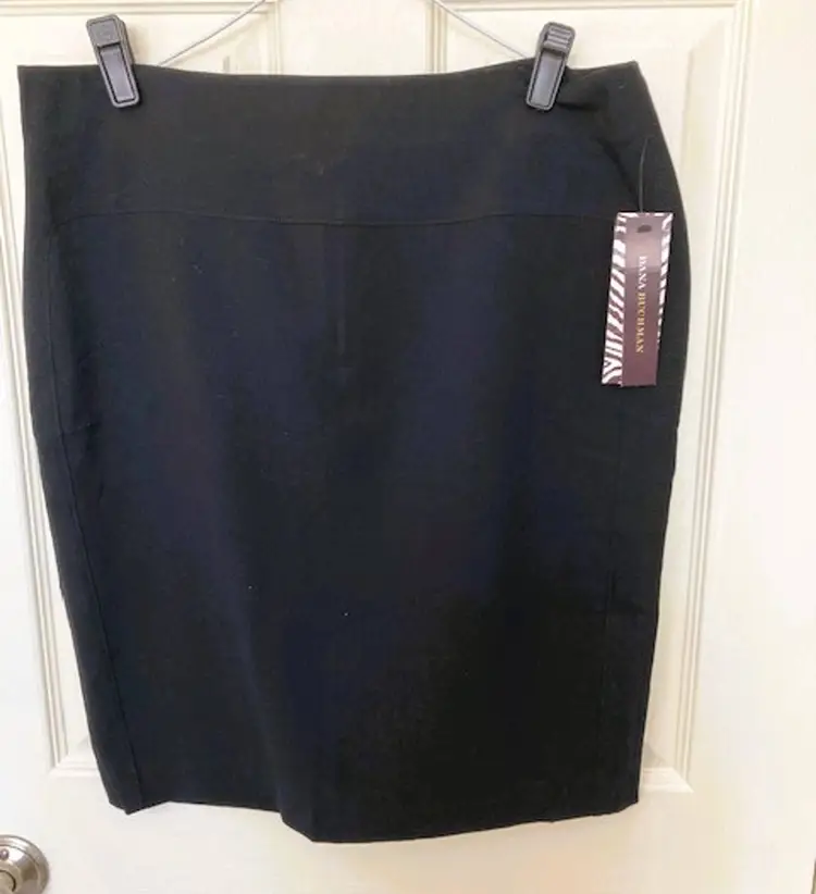 Dana Buchman NWT Women's Black Skirt Size 12