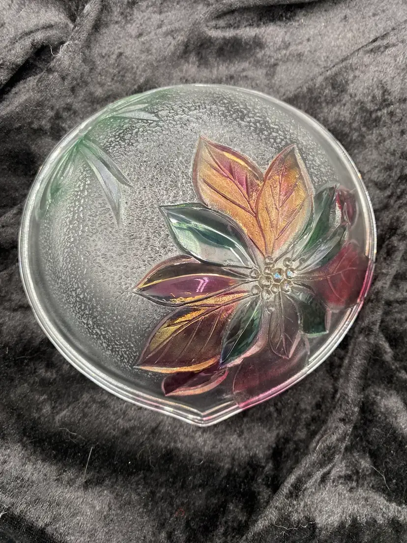 New in Box, Mikasa Savoir Vivre Christmas/Holiday Spirit Heart Bon Bon Bowl