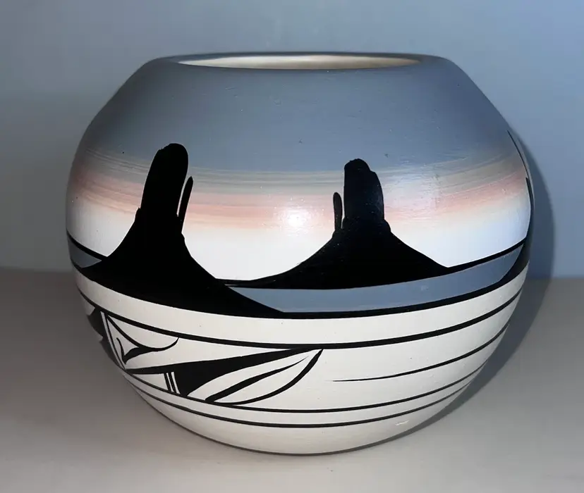 VTG Cedar Mesa Signed Native American Pottery Bowl Vase