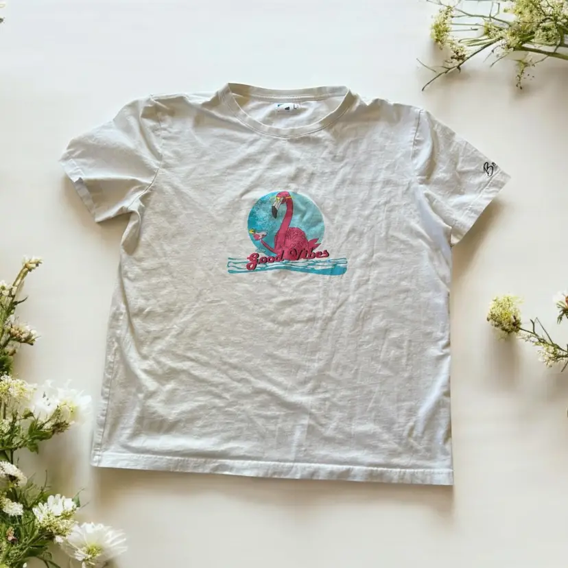 Vintage Bahamas Tee Shirt. Good Vibes Flamingo Bermies Retro Vacation Souvenir Tee