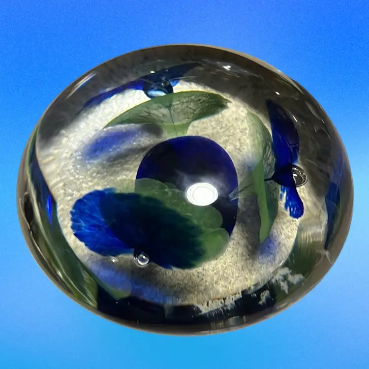 Art Glass Round 3” Wide Paper Weight 
Ca D’oro Seguso Style, Made In Brazil Cobalt Blue Floral Excellent Clarity Great Christmas Gift Idea!!!
