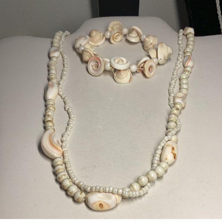 Shell Necklace 18” & Stretch Bracelet