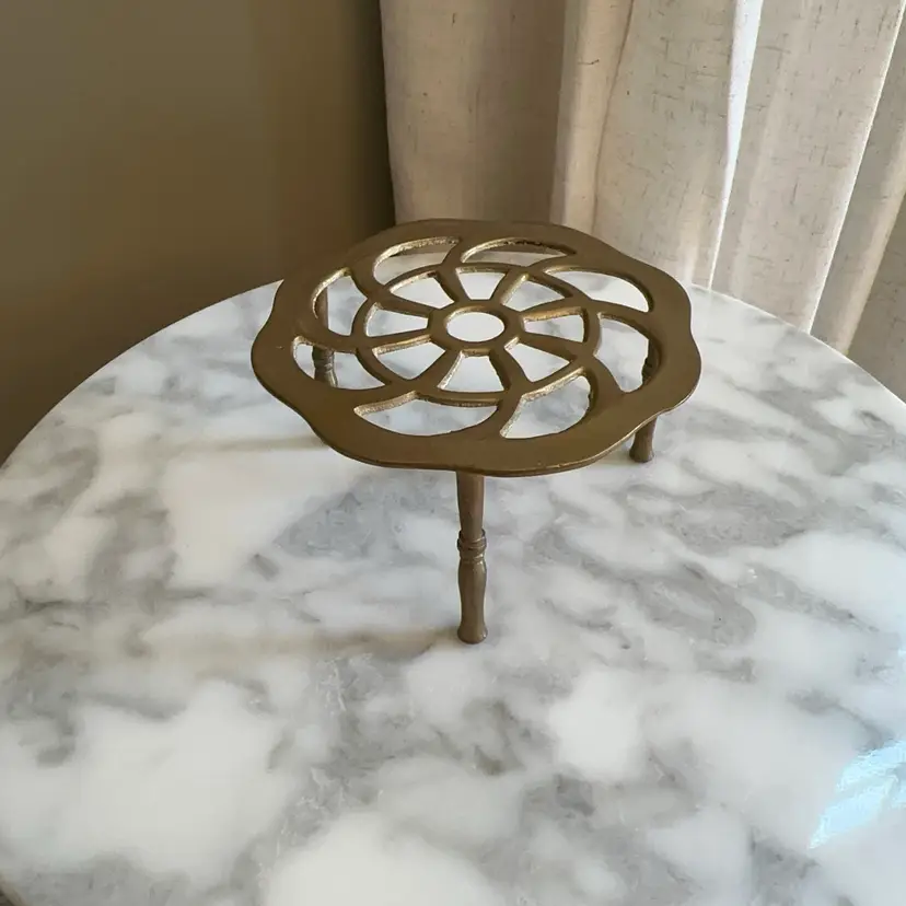 🔔 Small Brass Trivet Or Plant Stand