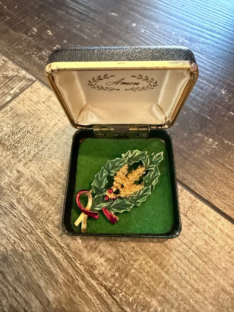 Vintage Christmas Brooch