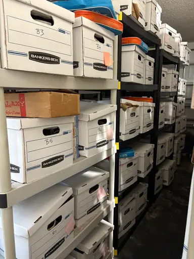 Let’s dig through boxes for vintage finds 🥰