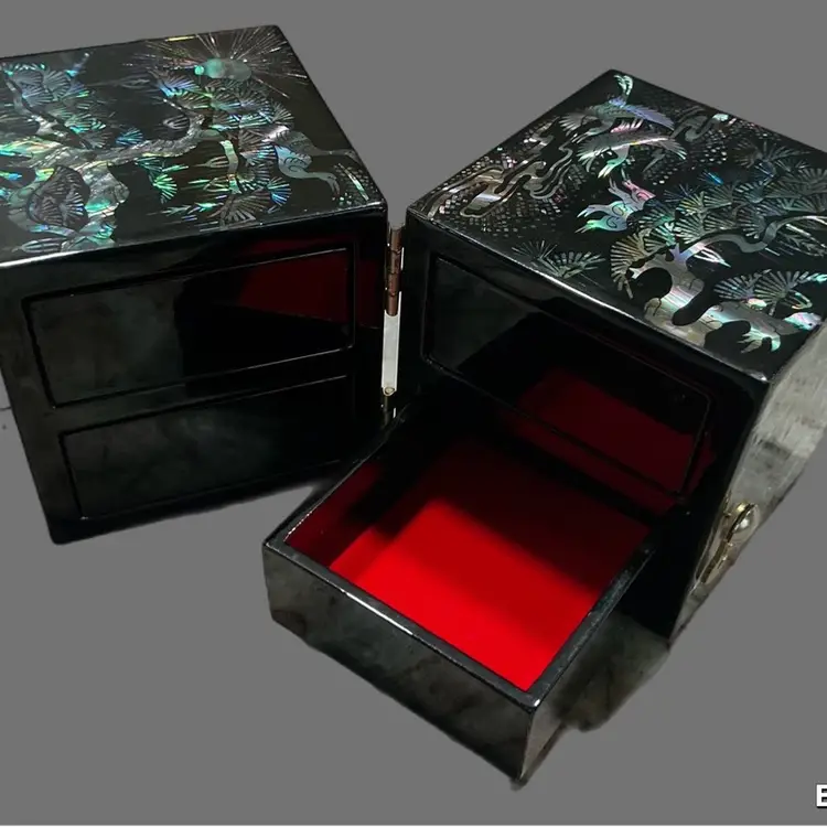 Vtg Asian Lacquer Jewelry Box w Abalone Mother of Pearl Inlay Folding Double Compartment Box