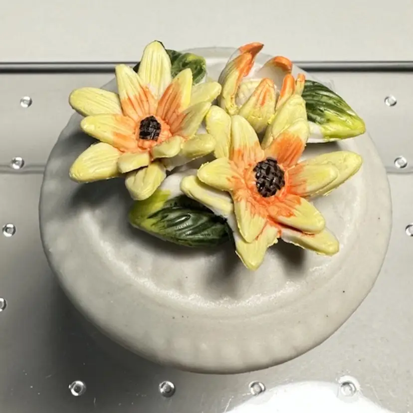 110. Victorian Trading Company Flower Trinket Box Very Small