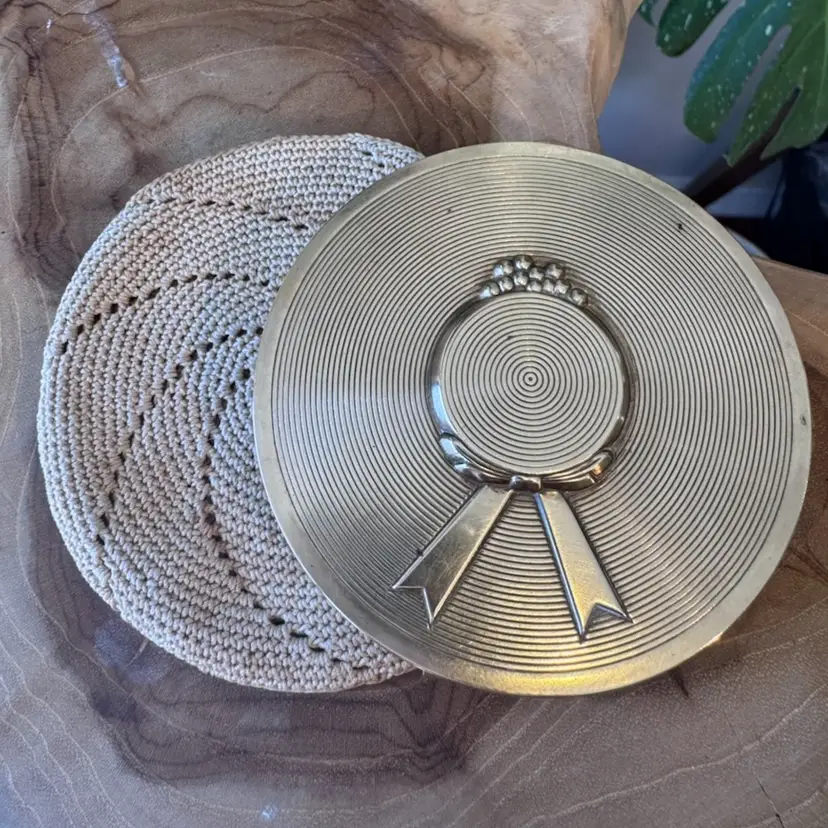 1940s Dorothy Gray “Picture Hat” Compact