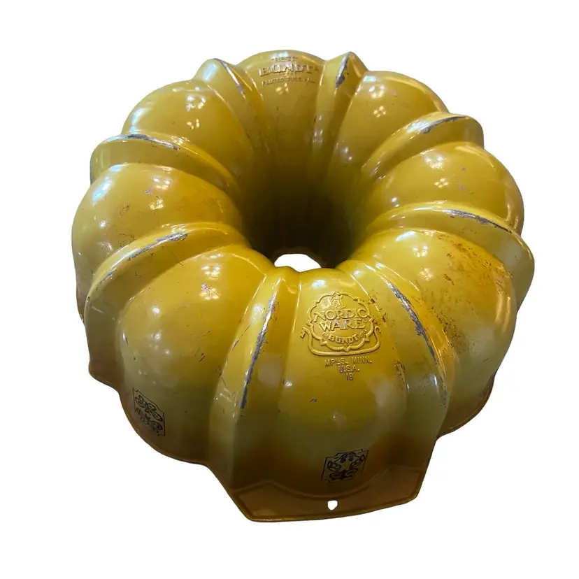 25 Vintage Nordic Wear Mid-Century Modern Mcm Yellow Bundt Cake, Heavy Pan, Farmhouse, Primitive Decor
