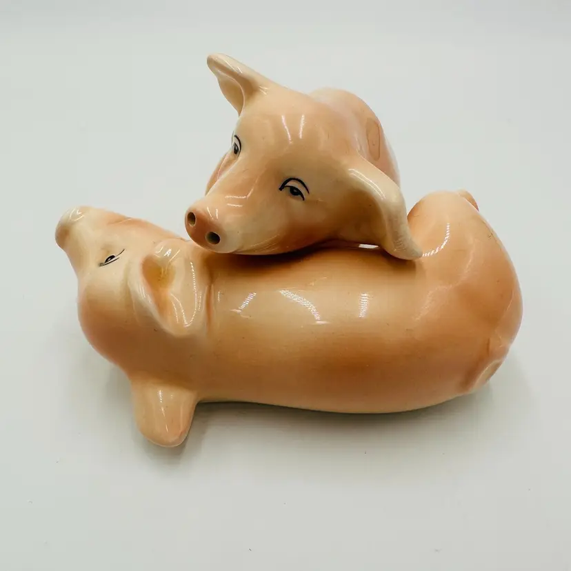 Abbott Salt and Pepper Pigs Ceramic Made in Japan Collectible Table Collection