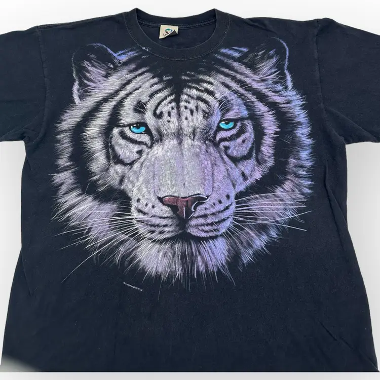 Vintage 1998 Siberian Tiger Graphic Tshirt Tee Double-sided Graphics Liquid Blue 
Made in USA
