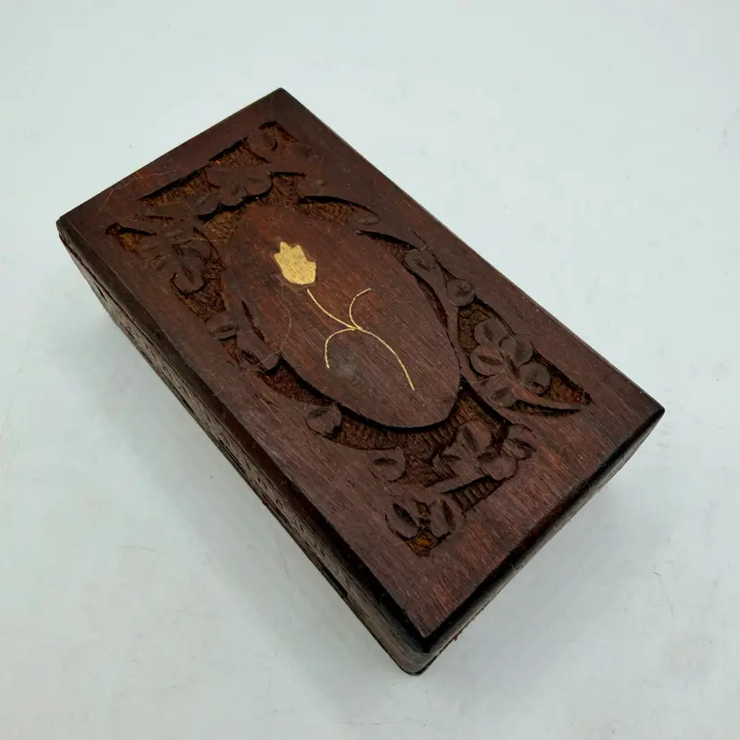 Vintage wood box, hand carved with copper inlay design. Felt lined jewelry trinket
