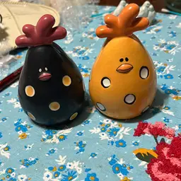 Sweet salt and pepper shakers