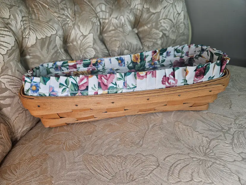 Longaberger 1995 bread basket with floral liner