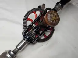 Millers Falls No. 2D hand drill