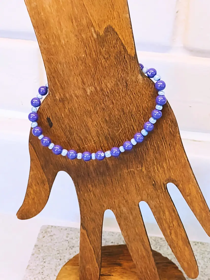 BEADED PURPLE AND LIGHT GRAY TOGGLE BRACELET