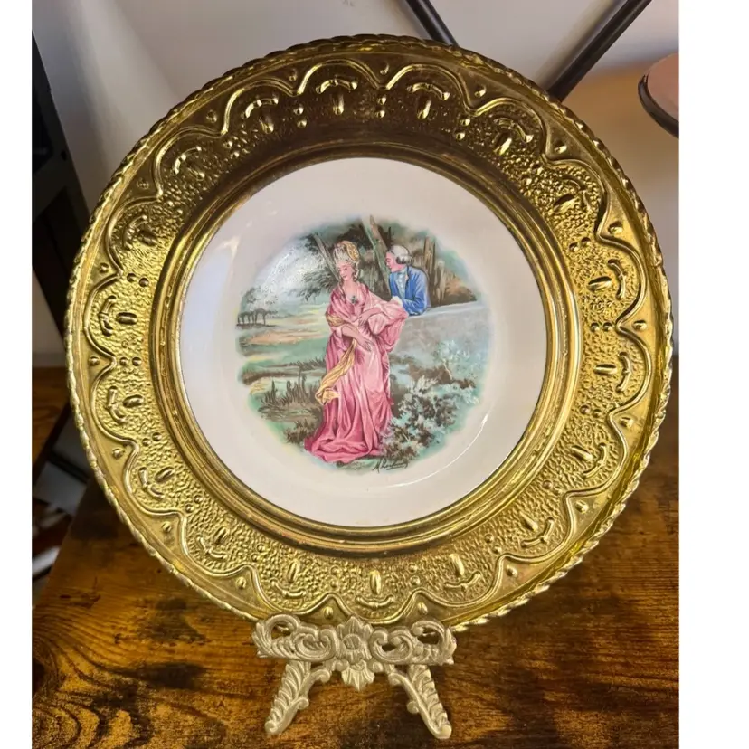 10” Vintage Porcelain Alfred Meakin England Plate in Round Brass Frame made in England w/hook to add to gallery wall