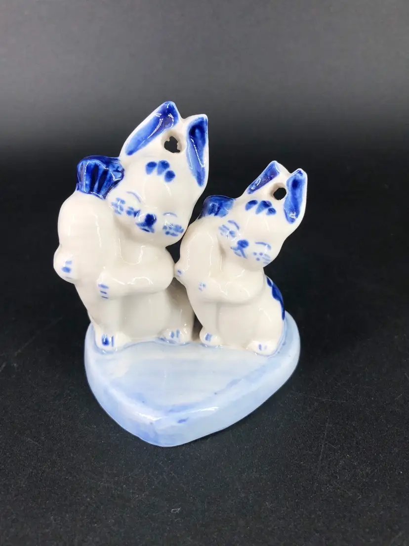 Vintage Delft Love Bunny Rabbits Figurine