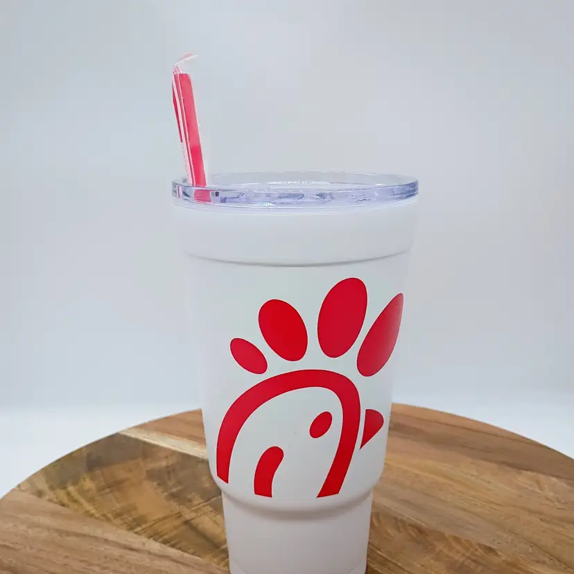 THE ORIGINAL CHICK-FIL-A 24 OZ. CLASSIC INSULATED TUMBLER W/STRAW NEW NO BOX.