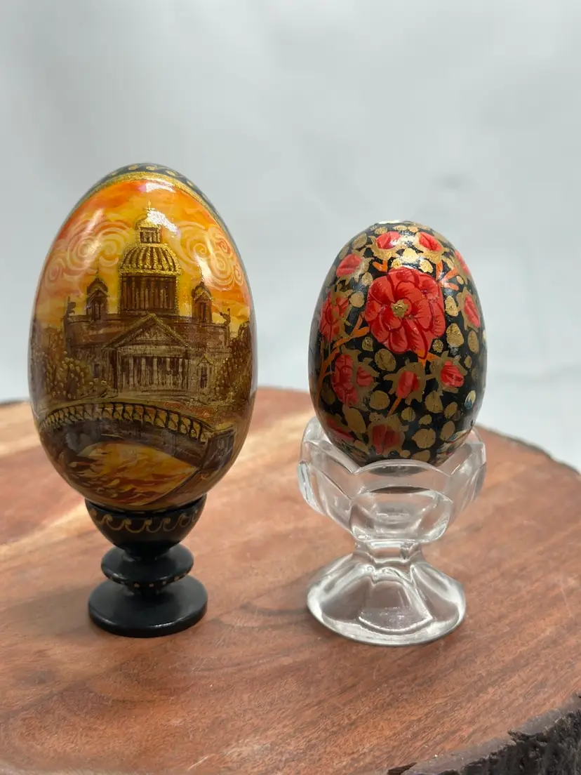 Vintage Russian Hand Painted Wood Lacquered Egg St Petersburg & Floral