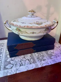 Vintage Noritake Porcelain Tureen – Floral & Gold Elegance