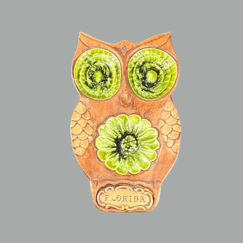 Vintage Owl Spoon Rest  Wall Decor Hanging Trinket Dish Green Florida Faux Wood Treasure Craft USA 1970s
